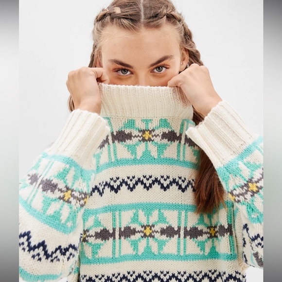American Eagle Blue Cream Oversized Fairisle Mock Neck Sweater - size S - Picture 6 of 15